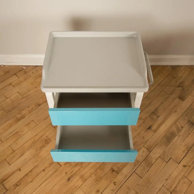 1970s 1970s White & Blue Two Drawers Side Cabinets on Rolling Base - Set of 2 For Sale - Image 5 of 9