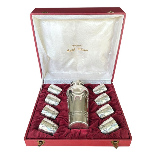 Art Deco Cocktail Shaker and Silver-Plated Glasses with Ondulation Pattern from Silversmith Saint Médard, France, 1930s, Set of 9 For Sale