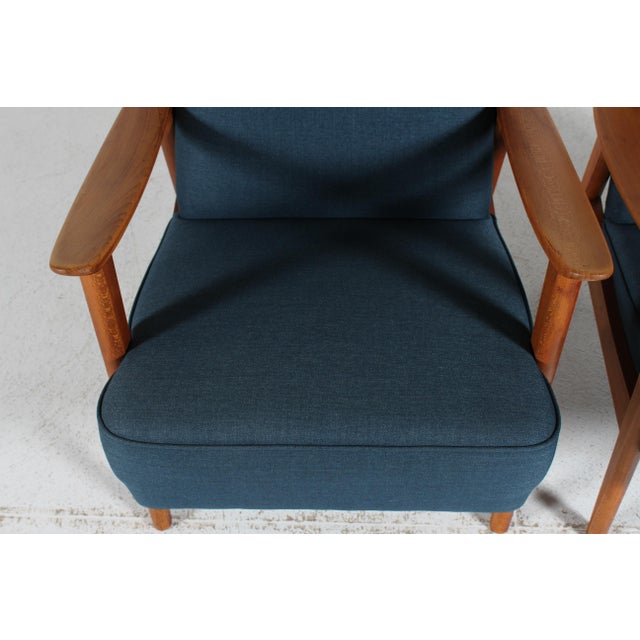 Danish Easy Chairs in Beech and Blue Fabric by Fritz Hansen, 1950-1960, Set of 2 For Sale - Image 8 of 15