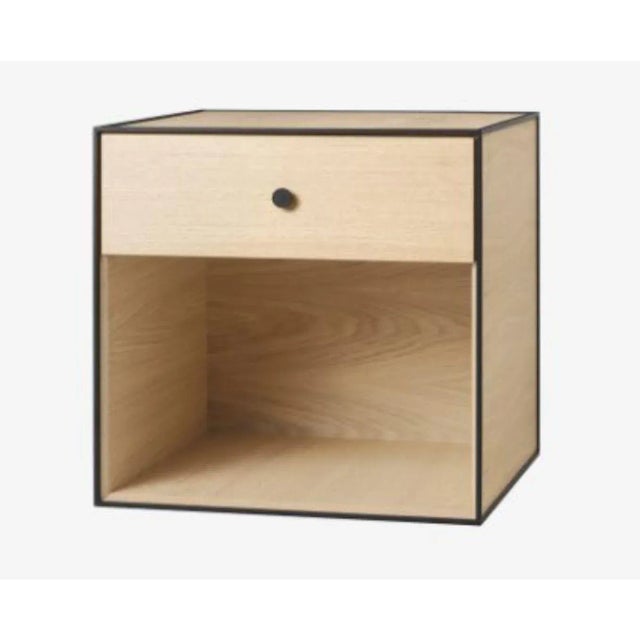 49 oak frame box with 1 drawer by Lassen Dimensions: D 49 x W 42 x H 49 cm Materials: Finér, Melamin, Melamin, Melamine,...