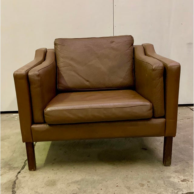 Mid-Century Modern 1970s Danish Modern Brown Leather Arm Chair in the Style of Børge Mogensen For Sale - Image 3 of 9