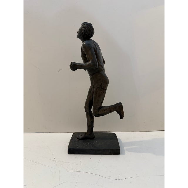 Vintage Austin Productions Runner Sculpture, 1977 – Patinated Composite Figure of Marathon Runner For Sale - Image 4 of 8