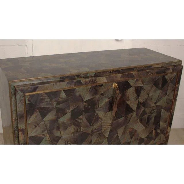 Vintage R & Y Augousti Tessellated Pen Shell With Brass Inlay Bar Server or High Cabinet For Sale - Image 9 of 12