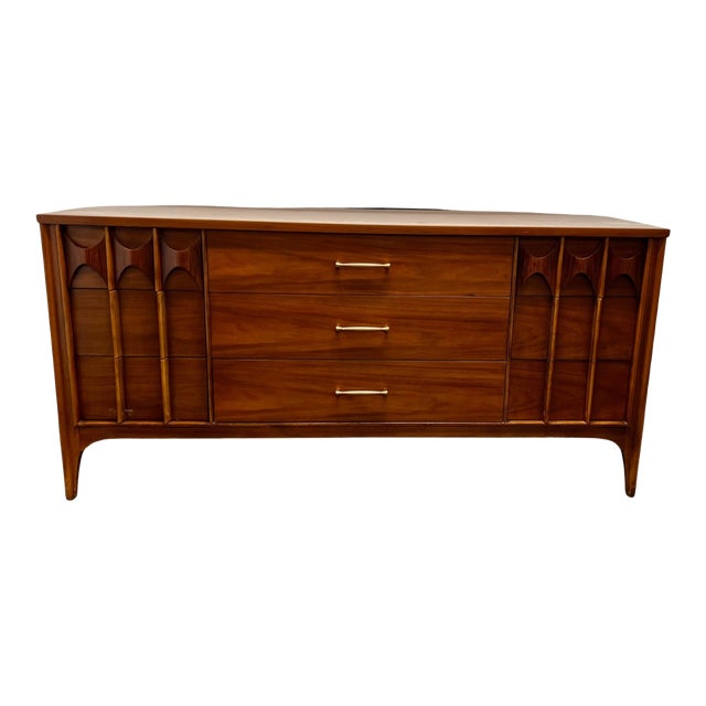 1960s Iconic Walnut and Rosewood Kent Coffey "Perspecta" Mid-Century Modern 9-Drawer Dresser With Mirror For Sale
