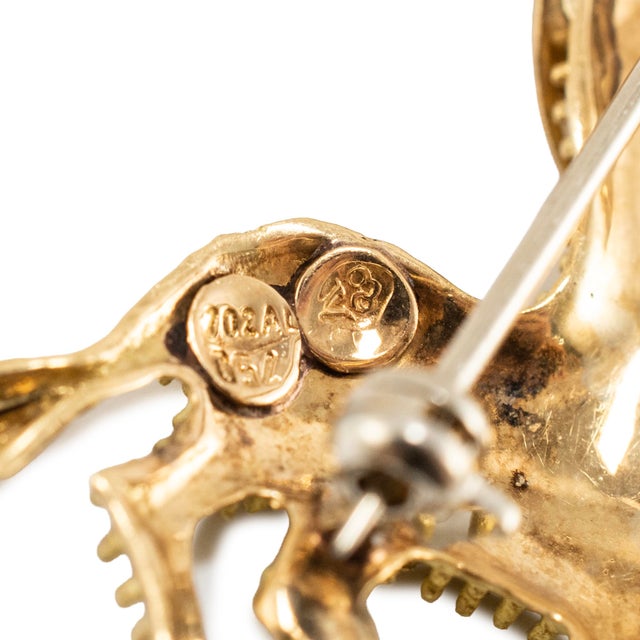 Vintage 18k Yellow Gold Pink Sapphire Dual Textured Donkey Pin Brooch For Sale In Houston - Image 6 of 8