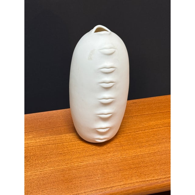 Jonathan Adler Gala Lips Vase For Sale In San Francisco - Image 6 of 12