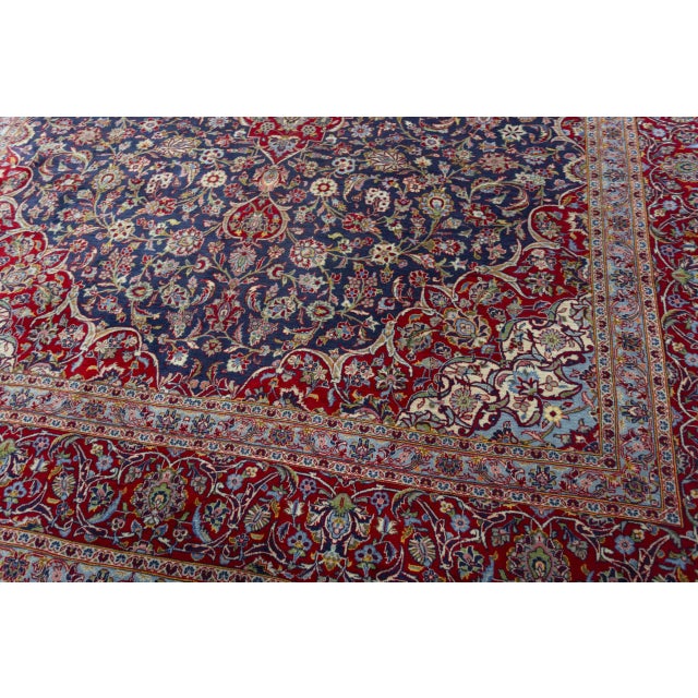 Textile Kashan Oriental Rug in Wool For Sale - Image 7 of 13