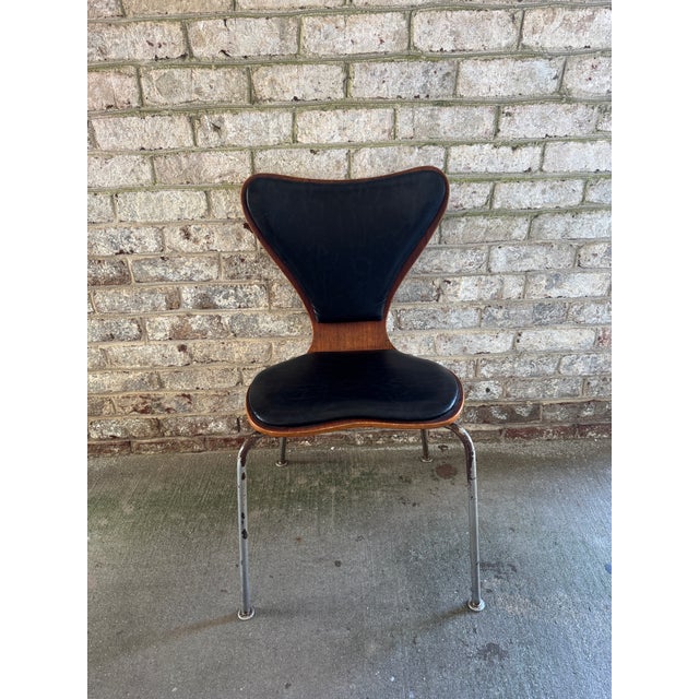 Mid-Century Modern Mid Century Modern Chair, Leather Chrome and Walnut, in the Style of Cherner For Sale - Image 3 of 17
