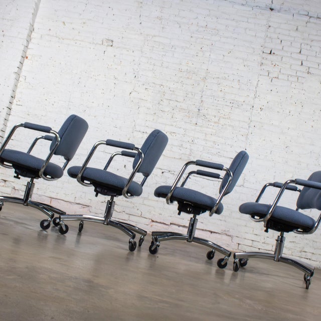 Late 20th Century Modern Set of 4 Steelcase Swivel Dining or Game Chairs 4 Prong Chrome Bases W/Casters For Sale - Image 9 of 18