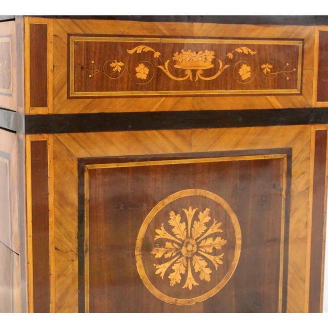 Antique Italian Louis XVI Chest of Drawers in Walnut, 1700s For Sale - Image 11 of 16