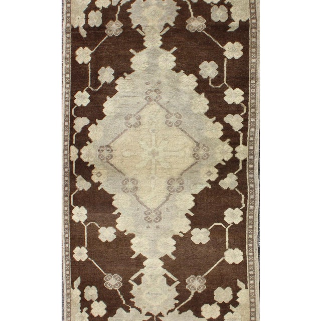 Vintage Turkish Oushak Runner With Dark Mocha Field and Soft Beige Design 2′10″ × 7′5″ For Sale - Image 4 of 7