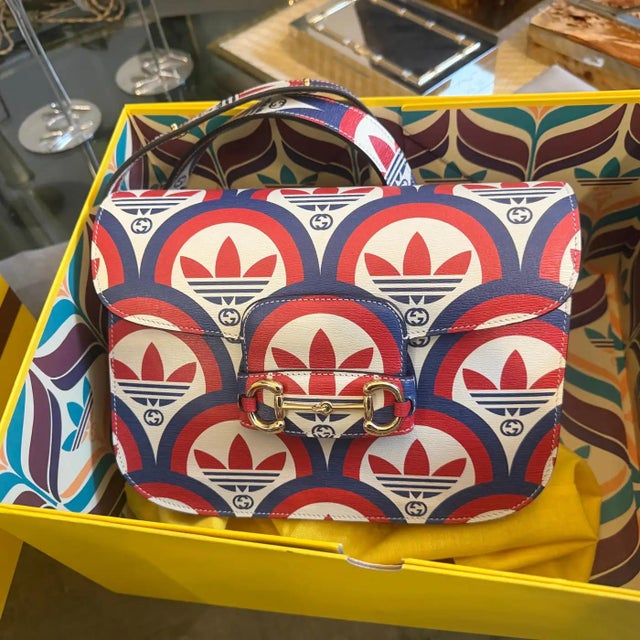 A New 21st Century Printed Leather Gucci for Adidas Horsebit 1955 Shoulder Bag 6 For Sale - Image 6 of 18