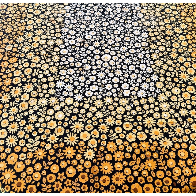 Vintage 1970s Fall Daisies Rectangular Tablecloth & Napkins Set - Made in UK This is a beautiful vintage tablecloth and 6...