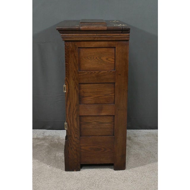 Small Cooler in Oak For Sale - Image 11 of 18