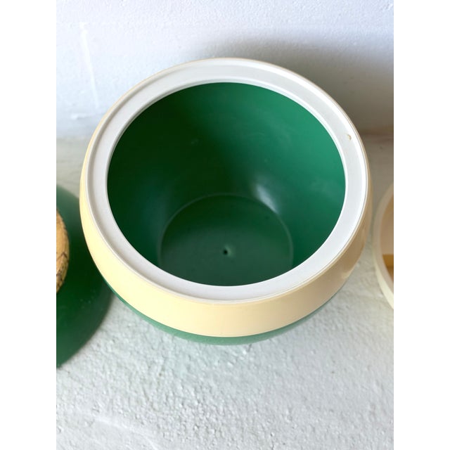 Ivory Space Age Plastic Stool and Storage Box, Czechoslovakia, 1970s For Sale - Image 8 of 12