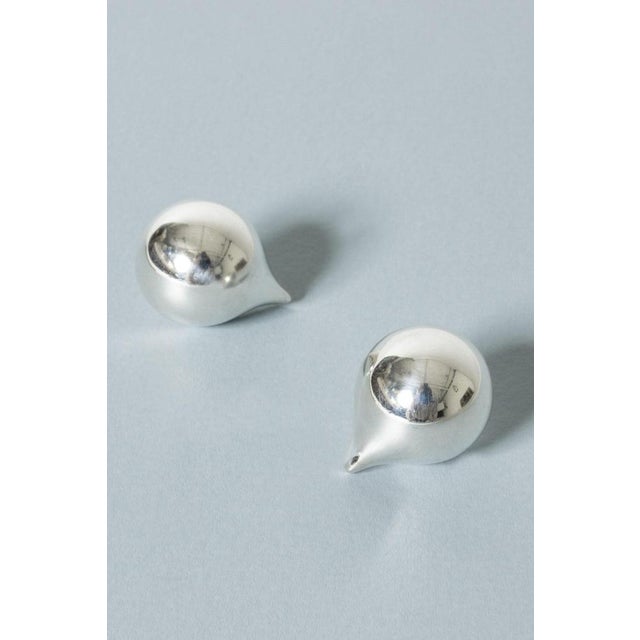 Amazing, drop-shaped silver earrings by Bent Gabrielsen Pedersen, in a plump form. Not too heavy on the ear. Weight 8...