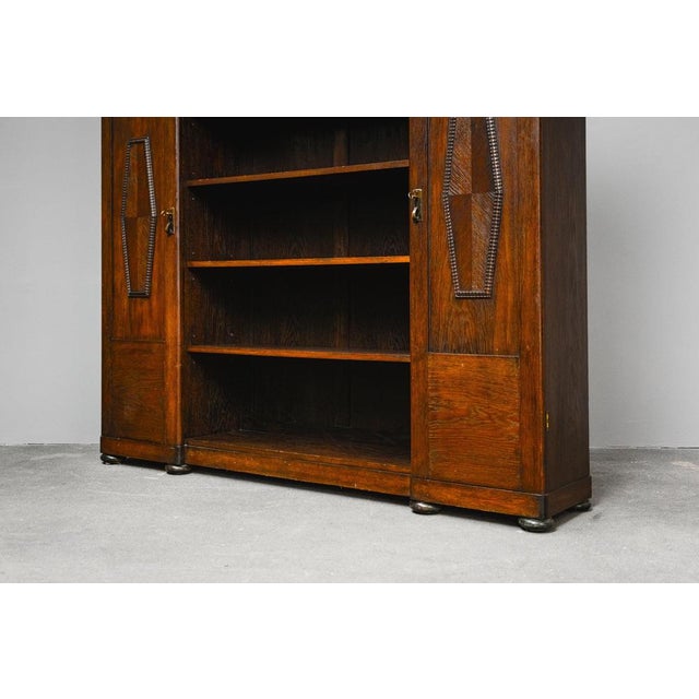 Art Nouveau Bookcase in Oak For Sale - Image 14 of 18