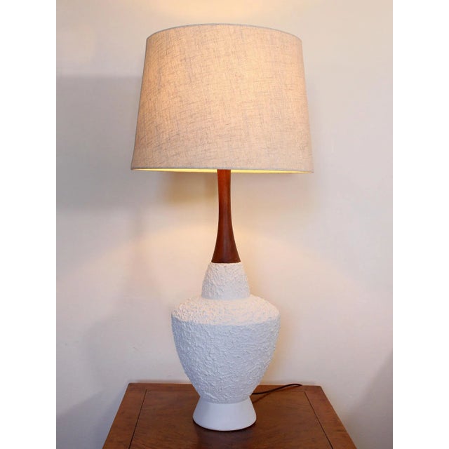 Adrian Pearsall 1960's Large-Scale Teak & Ivory Textured Plaster Danish Modern Style Lamps With Tweed Woven Drum Shades - a Pair For Sale - Image 4 of 10