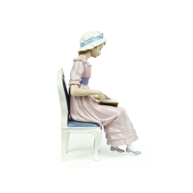 Figurative 1979 Handmade a Good Book School Student Lladró Porcelain Figurine Spain For Sale - Image 3 of 10