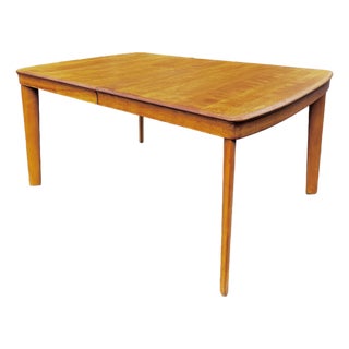 Mid Century Modern Birch Extendable Dining Table With Self-Storing Leafs | in the Style of Heywood-Wakefield For Sale