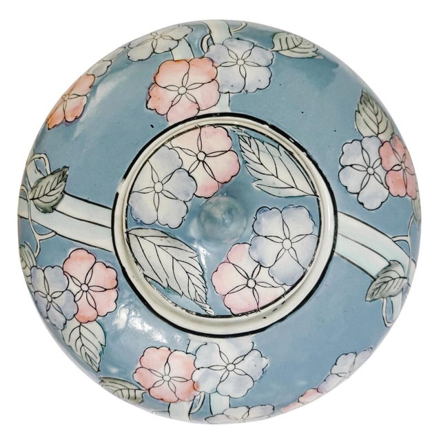 Late 20th Century Large Chinoiserie Blue Ginger Jar With Birds of Paradise & Peonies For Sale In San Diego - Image 6 of 8