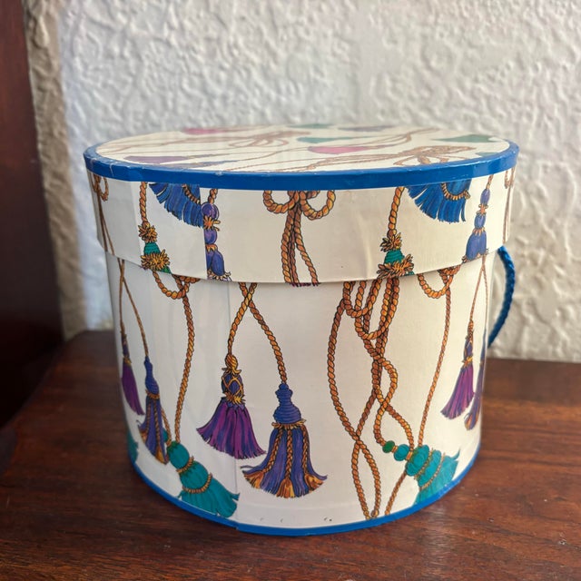 1990s 1990s Hat Box With Tassel Motif For Sale - Image 5 of 10