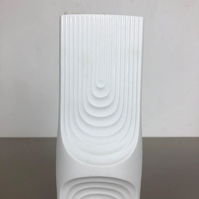 German Op Art Biscuit Porcelain Vase from Ak Kaiser, Germany, 1970s For Sale - Image 10 of 14