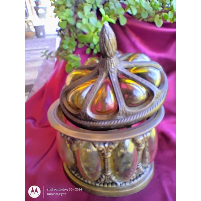 1920s Caged Baroque Bronze Bubble Glass Apothecary Jar in Lemon Hue For Sale - Image 11 of 12