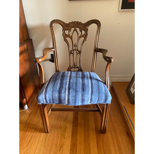 Traditional 1980s 10 Georgian Chippendale Style Dining Chairs — 2 Armchairs and 8 Side Chairs For Sale - Image 3 of 7
