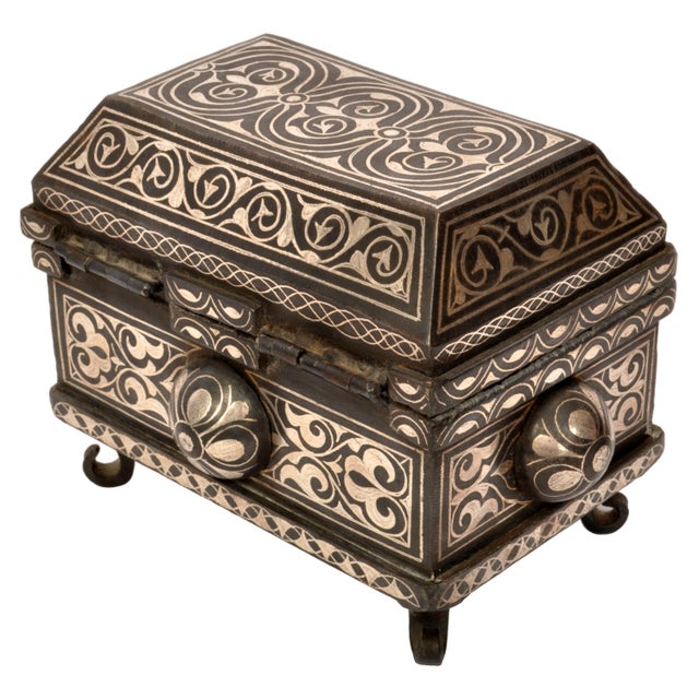 Antique 19th Century Indian Bidriware Pandan Silver & Brass Casket Jewelry Box For Sale - Image 11 of 12