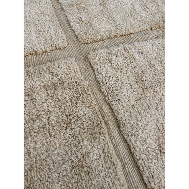 Luxury Handmade Beni Ouarain Mrirt Rug – 220 × 310 Cm | 7.2 × 10.2 Ft | Pure Moroccan Wool For Sale - Image 14 of 17