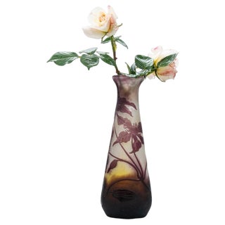 Large Acid Etched Overlay Lily Vase from Gallé, 1905 For Sale
