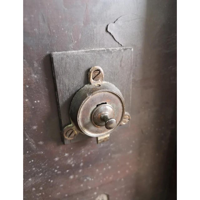 Antique George III Birdcage Tilt Top Wine Table in Red Walnut, 1760 For Sale - Image 11 of 18