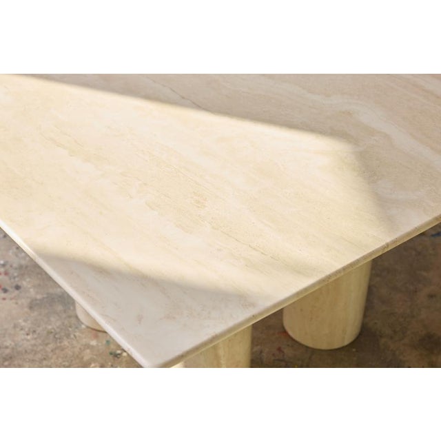 Il Colonnato Dining Table in Travertine by Mario Bellini for Cassina, 1977 For Sale - Image 3 of 10