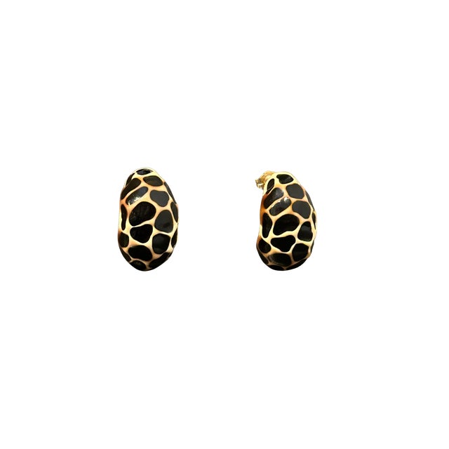 Vintage Kenneth Jay Lane Giraffe Print Enamel Half-Hoop Earrings | 1980s Gold-Tone Statement Jewelry, A Pair For Sale - Image 10 of 14