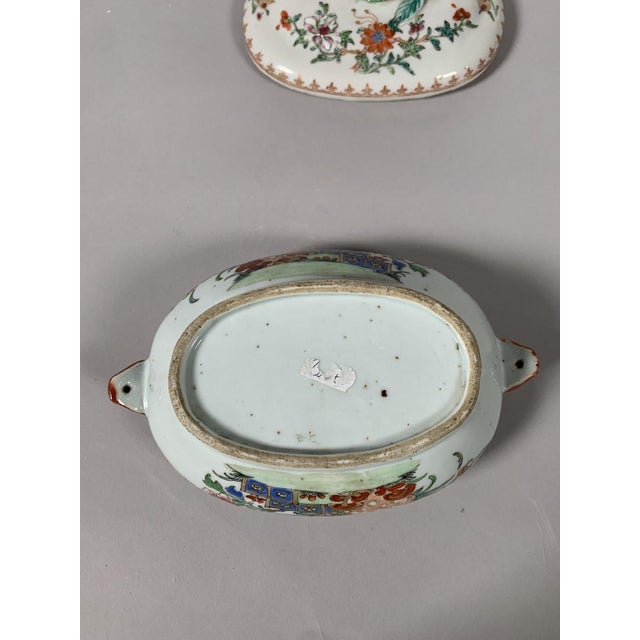 Chinese porcelain terrine, East India Company, 18th century, Famille Rose For Sale - Image 10 of 12