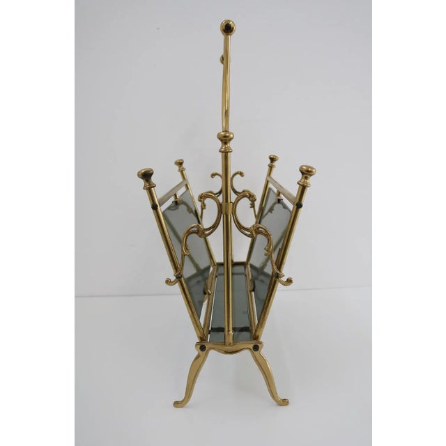 Italian Hollywood Regency Brass & Smoked Glass Magazine Rack, 1950s, in Very Good conditions. Designed 1950 to 1959
