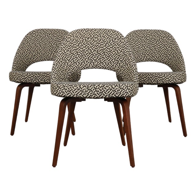 Knoll Saarinen Executive Side Chairs Model 72 Set of Three For Sale