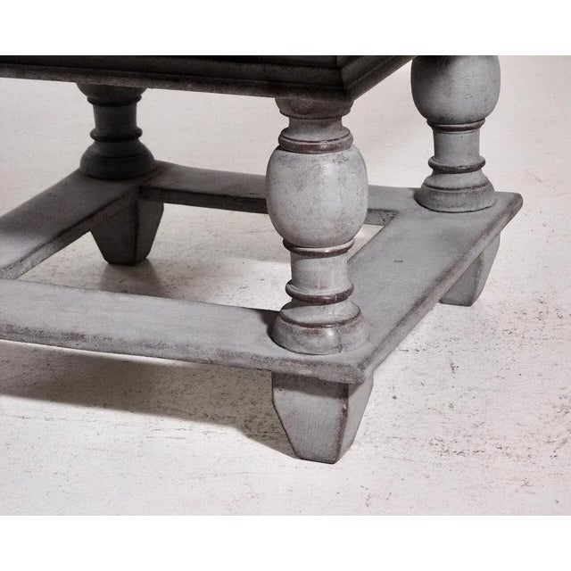 H. 68 w. 108 d. 105 cm h. 26.7 w. 42.5 d. 41.3 in