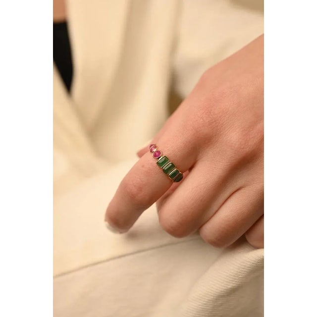 18k Yellow Gold Emerald Ruby Reversible Band Ring 7 ( All Sizes Available ) For Sale - Image 4 of 10