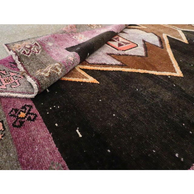 Galerie Shabab Collection Mid-20th Century Handmade Turkish Anatolian Gallery Rug For Sale - Image 10 of 10