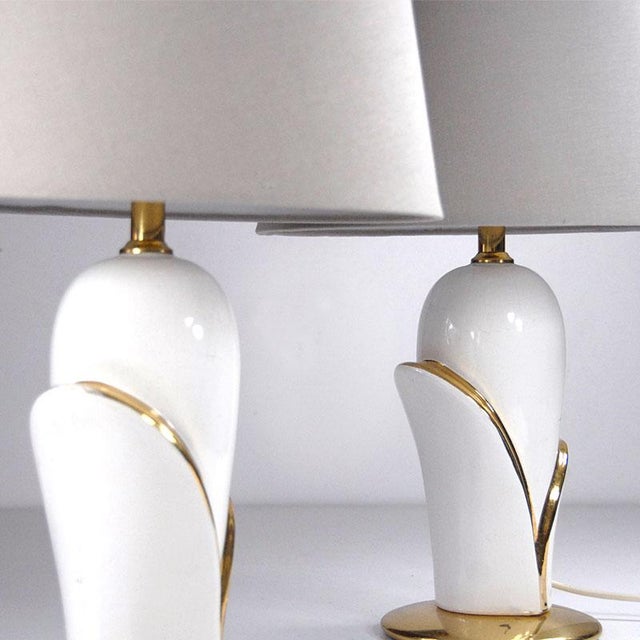1980s Vintage White Gold Ceramic Table Lamps, 1980s, Set of 2 For Sale - Image 5 of 9