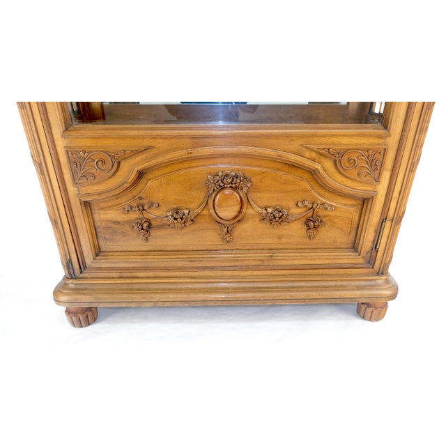 Italian Italian Carved Wood Compact One Door Compact Vitrine Display Cabinet MINT For Sale - Image 3 of 15