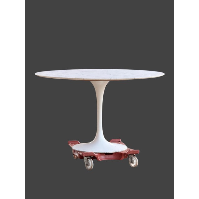 Mid-Century Modern Marble Top Dining Table by Eero Saarinen for Knoll International For Sale - Image 6 of 6
