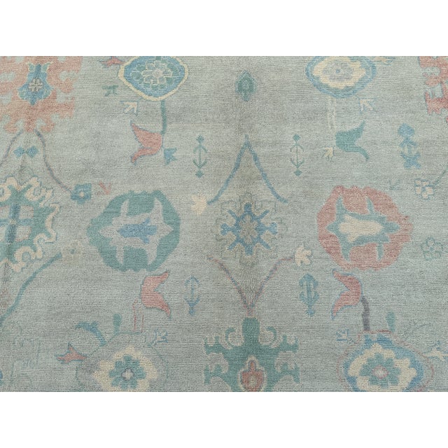 Boho Chic Faded Oushak Wool Rug – Ivory/Blue – 8′9″ × 12′0″ For Sale - Image 3 of 9