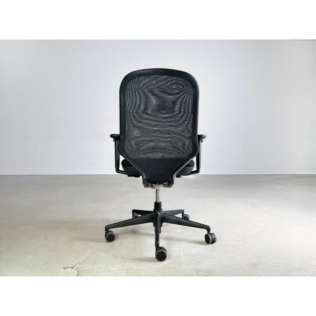 Black Medapal Office Chair with Armrests from Vitra For Sale - Image 8 of 13
