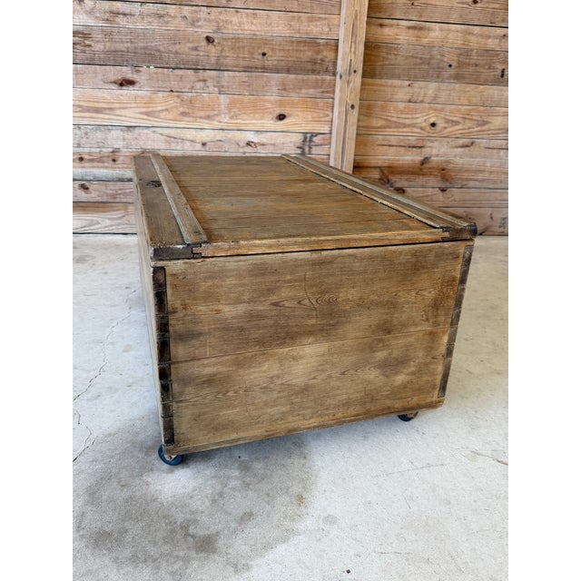 Farmhouse Late 19th Century Primitive Pine Blanket Storage Chest on Original Casters For Sale - Image 3 of 12