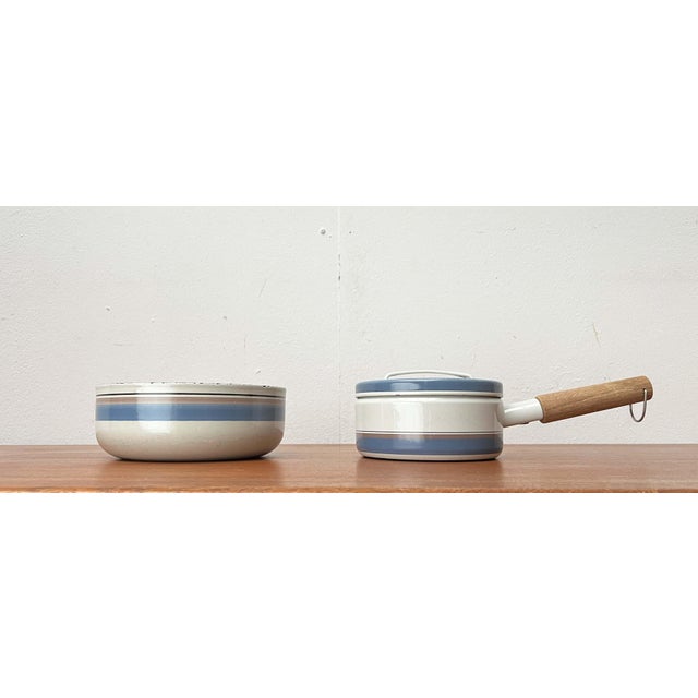 Set of 2 Mid-Century Modern Minimalist Enamel Bowl and Pot with Teak Handle by Seppo Mallat for Finel, Finland, 1960s...