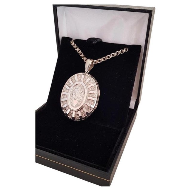 Antique Victorian Sterling Silver Oval Locket & Chain, 1880 For Sale - Image 3 of 4