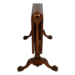 1890s Antique English Chippendale Mahogany Tilt-Top Breakfast / Parlor Table For Sale